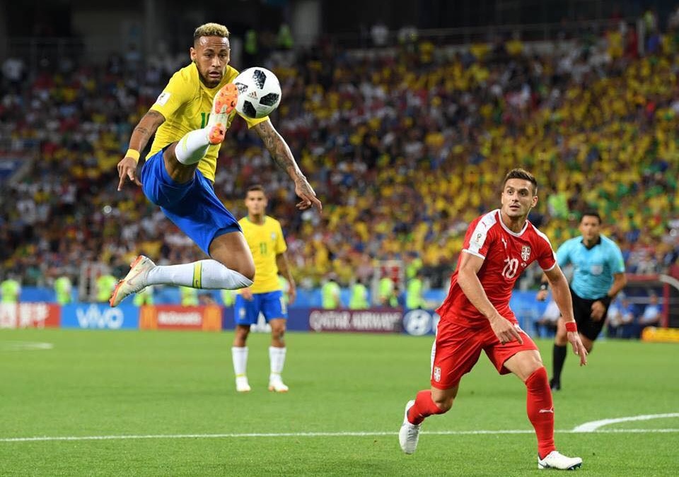 Brasil beats Serbia to move on